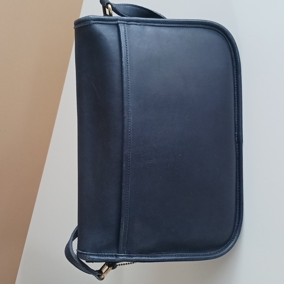 Vintage Coach City Bag #9790 - Picture 5 of 14